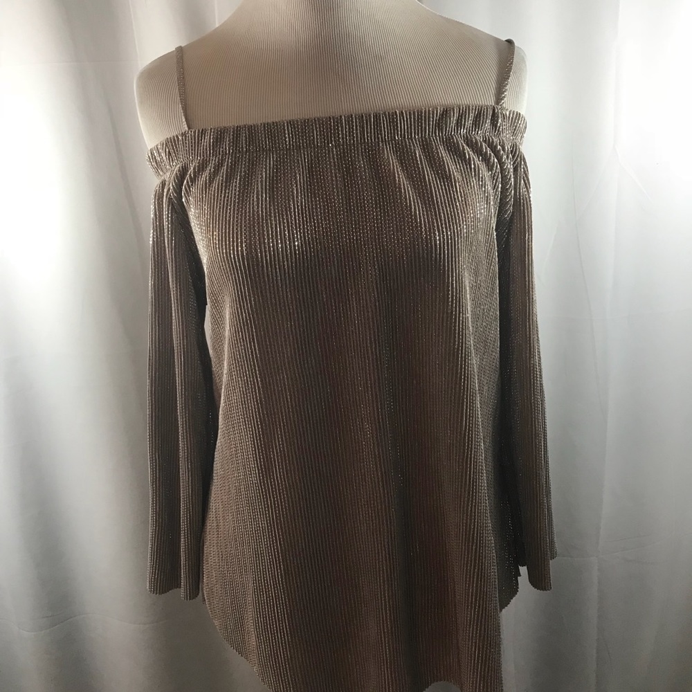 Color Swatch Cold Shoulder - Picture 2 of 4